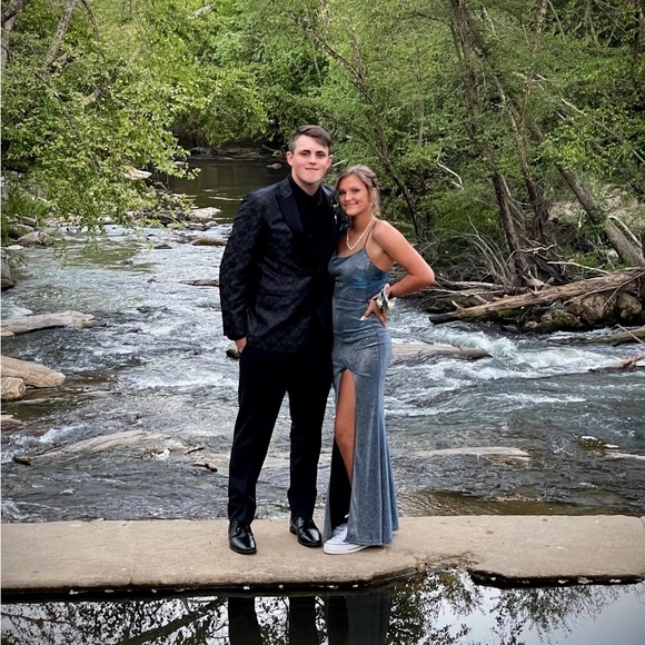 Prom dress - Picture 1 of 3